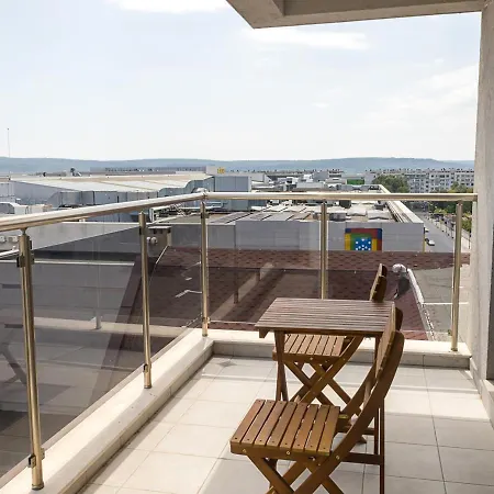 Cozy & Bright 2-br Flat Next To Grand Mall By Flat Mаnаger * فارنا