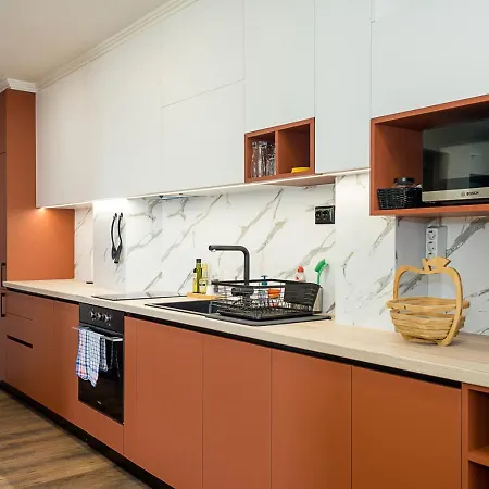 Cozy & Bright 2-br Flat Next To Grand Mall By Flat Mаnаger شقة فارنا
