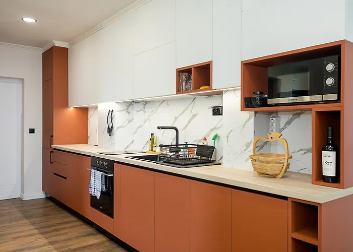 Cozy & Bright 2-br Flat Next To Grand Mall By Flat Mаnаger شقة فارنا